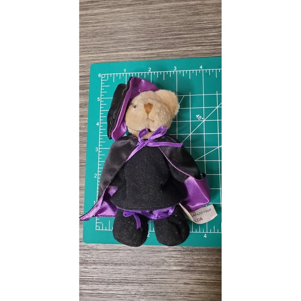 Ganz Wee Bear Village Esmeralda Witch Plush 1999 Halloween Black Cape Costume